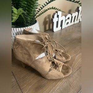 Via Spiga Women's Vibe Open Toe Lace Up Pump SZ 6.5 Beige...